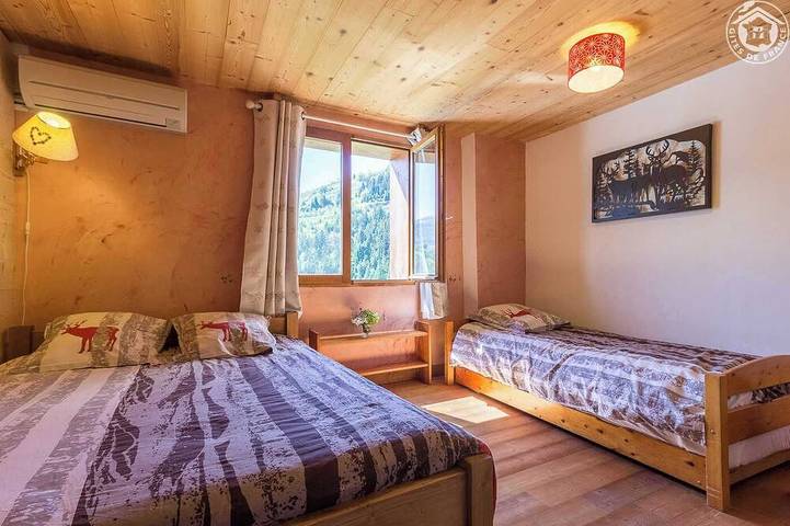 Location de vacances pour 14 personnes, avec jardin ainsi que terrasse et sauna à Saint-Jean-de-Belleville - 3