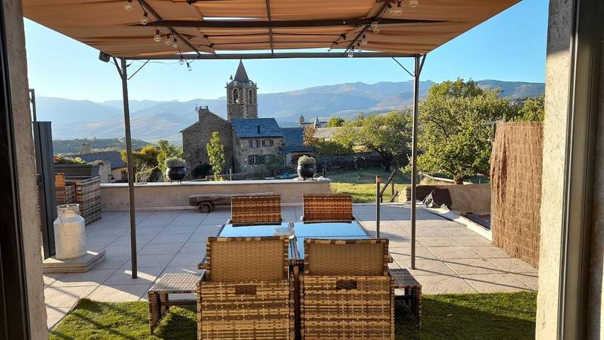 Gîte pour 4 personnes, avec vue et terrasse à Err - 4