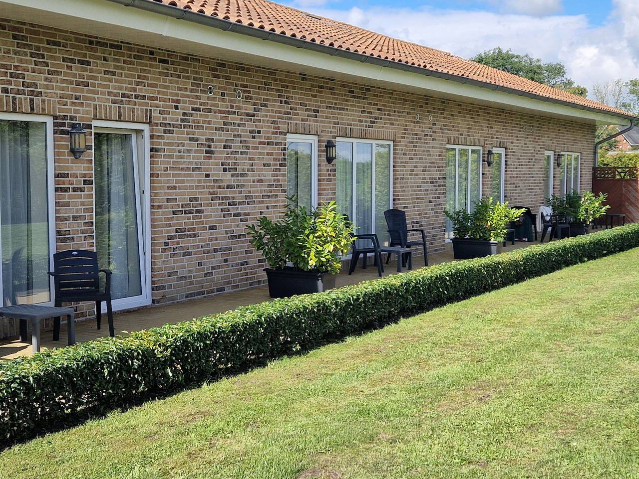 Hotel Garni Am Lindenhof, 24103 - Appartement Am Lindenhof. in Bunde, Ostfriesland