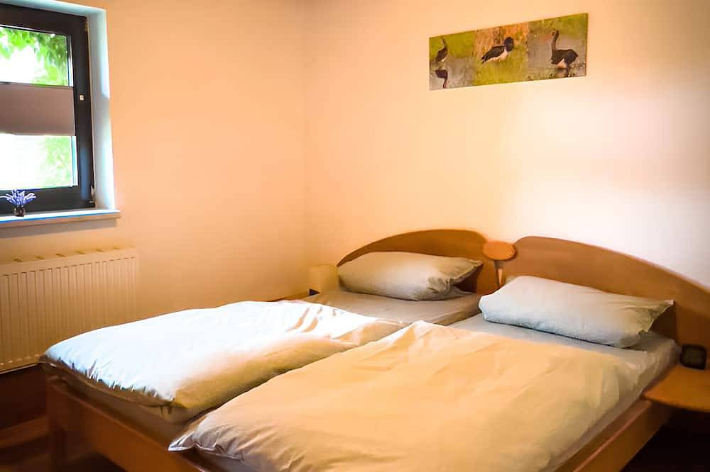 Ganze Wohnung, Ländliche Ferienwohnung in Seenähe in Friedrichswalde, Barnimerland Region