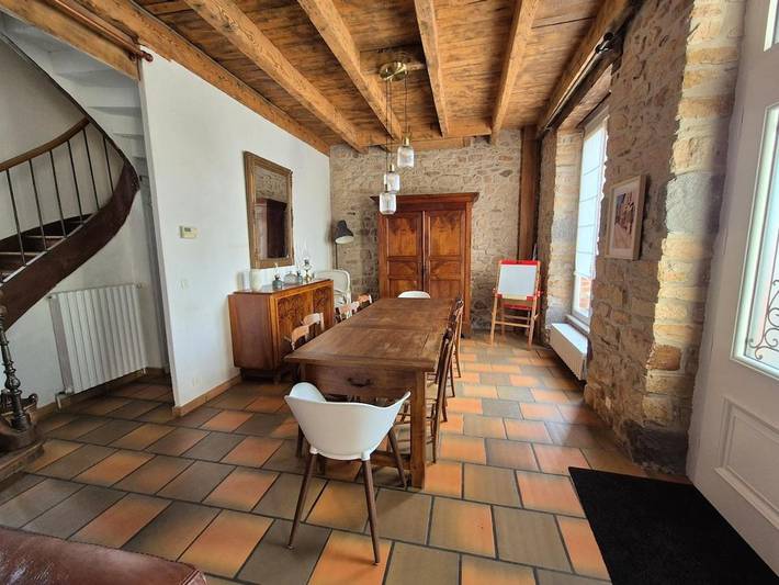 Location de vacances pour 10 personnes, avec vue ainsi que jardin et piscine à Marcolès - 4