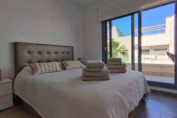 Apartment for 6 People in Mar Azul Torrevieja, Torrevieja, Photo 1