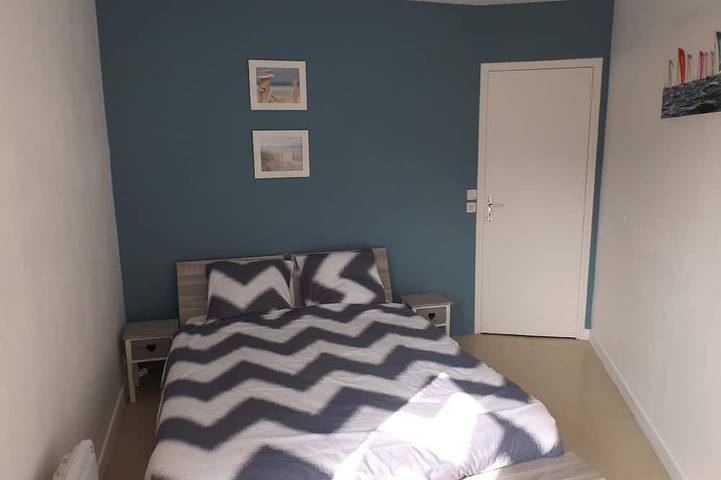 Apartamento entero, Playa de Trestraou, apartamento frente al mar, a 40 metros cuadrados para 4 personnnes, Wi-Fi in Perros-Guirec, Costa de granito rosa