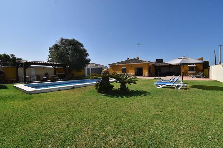 Casa rural para 6 personas, con jardín además de terraza y piscina, Familias con niños en Chiclana de la Frontera - 3