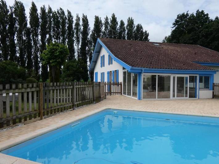 Ferienhaus für 6 Personen, mit Terrasse und Garten sowie Pool in Louer