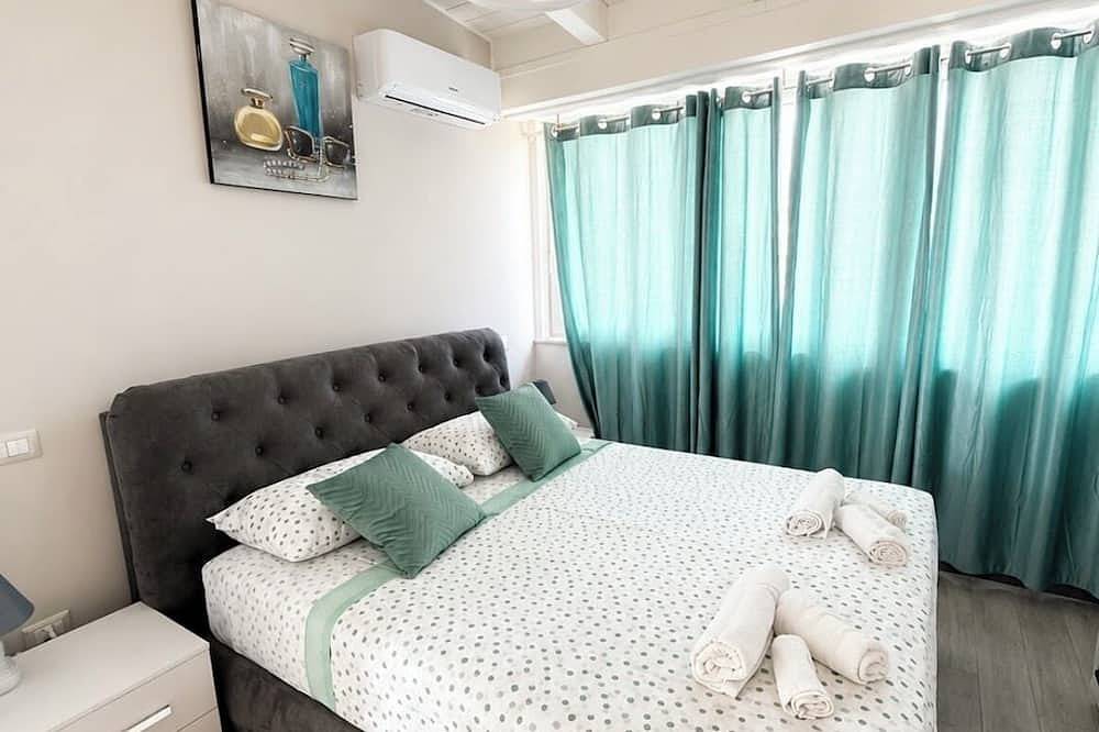 Apartamento entero, Cozy accommodations right in the heart of the city and just a stone's throw from the sea. in Capo d'Orlando, Provincia de Messina