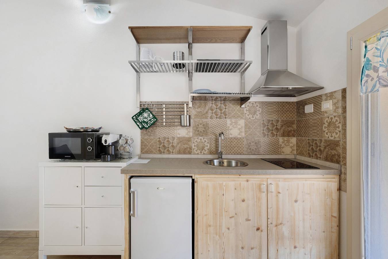 Turri Manna Domo 5 : appartement indépendant avec balcon, Wi-Fi et climatisation in Torregrande, Oristano