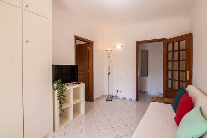 Hel lejlighed, Beautiful Marjoh Al Holiday Apartment with Pool, Balcony, Air Conditioning and Wi-Fi in Quarteira, Faro Distrikt