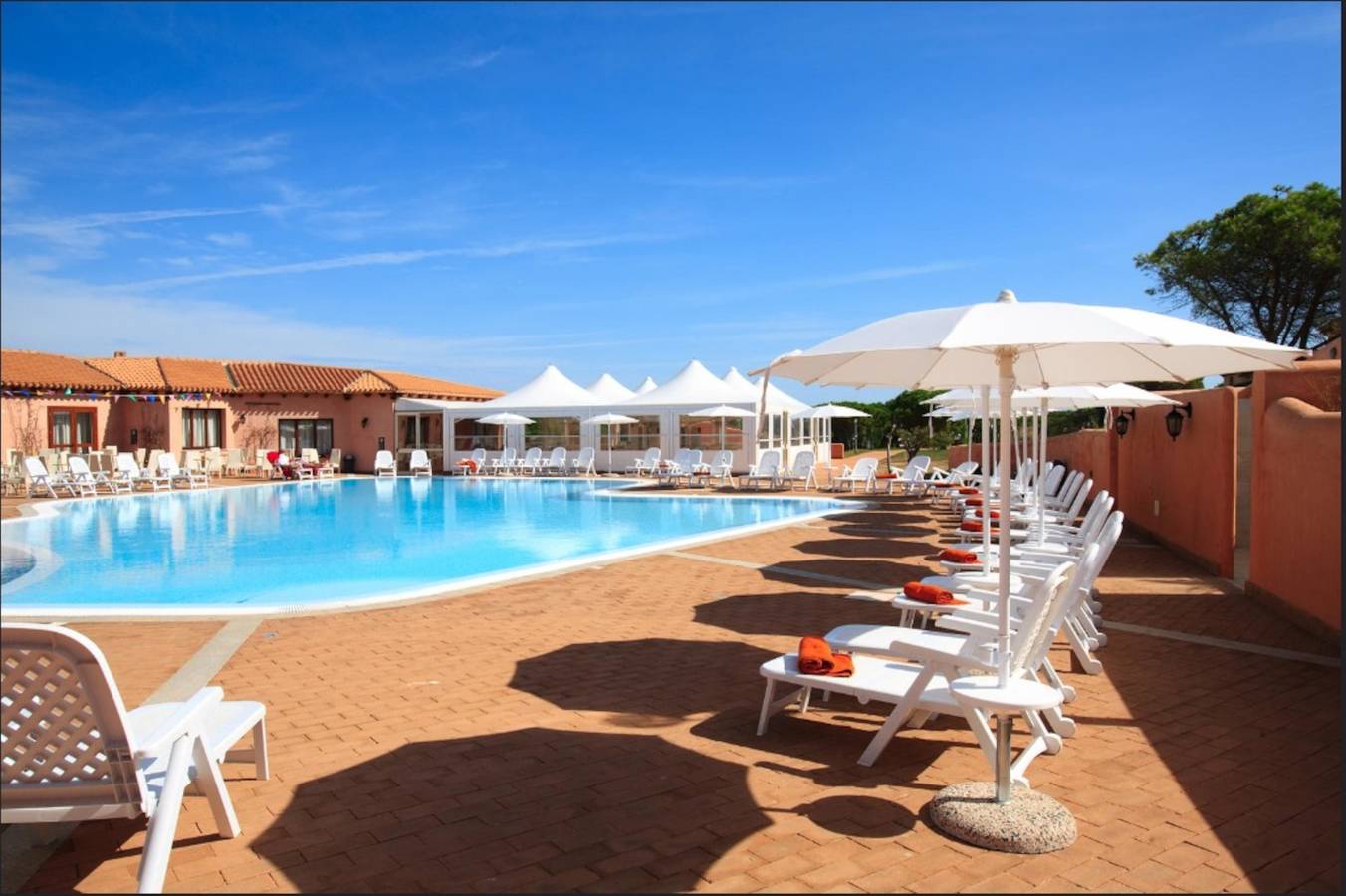 Entire apartment, Relaxing Residence Baia dei Mirti Studio Mono 3 sleeps 3 in Lu Lamoni, Vignola Mare