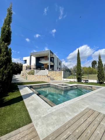 Location de vacances pour 16 personnes, avec jacuzzi ainsi que jardin et sauna à Mougins
