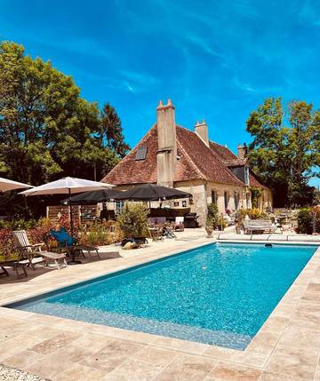 Chambre d’hôte pour 2 personnes, avec jardin et piscine dans Leyrat