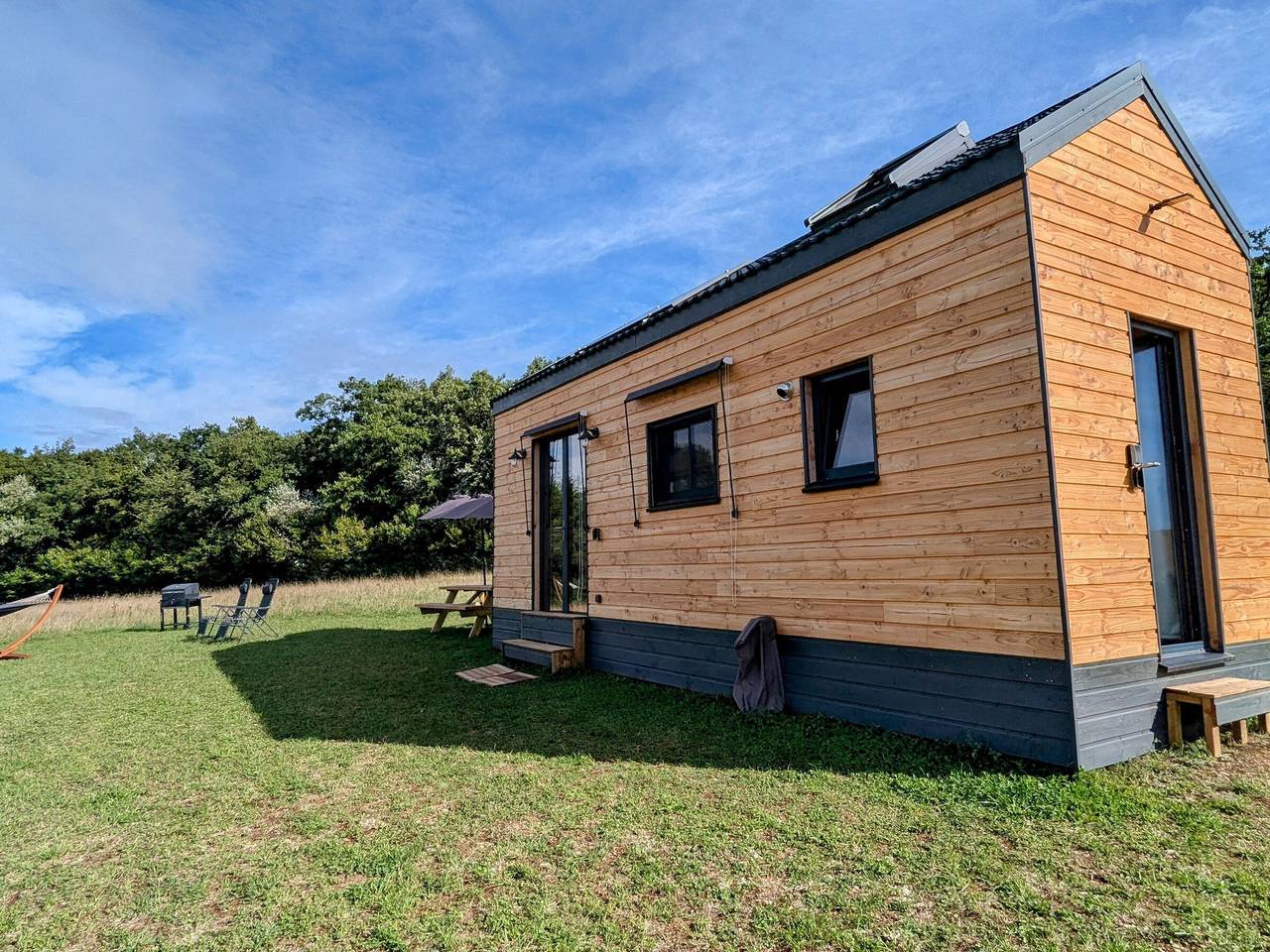 Retraite Nature : Tiny-House Écologique et Autonome au Bord des Étangs in Fraignot-et-Vesvrotte, Région de Dijon