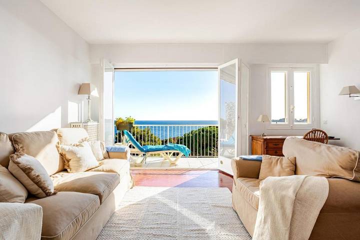 Gîte pour 4 personnes, avec terrasse et vue dans Office De Tourisme De Beaulieu Sur Mer
