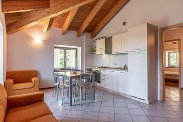 Gîte pour 4 personnes, avec vue et balcon à Grumes