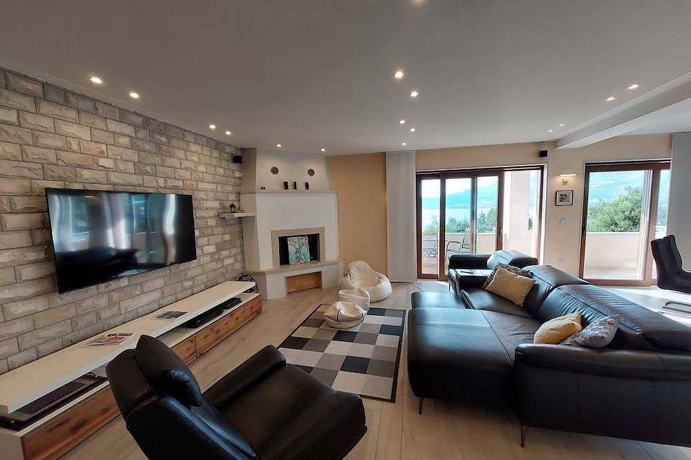 Modern stone villa with infinity pool. in Cavtat, Cavtat (Dalmatia)