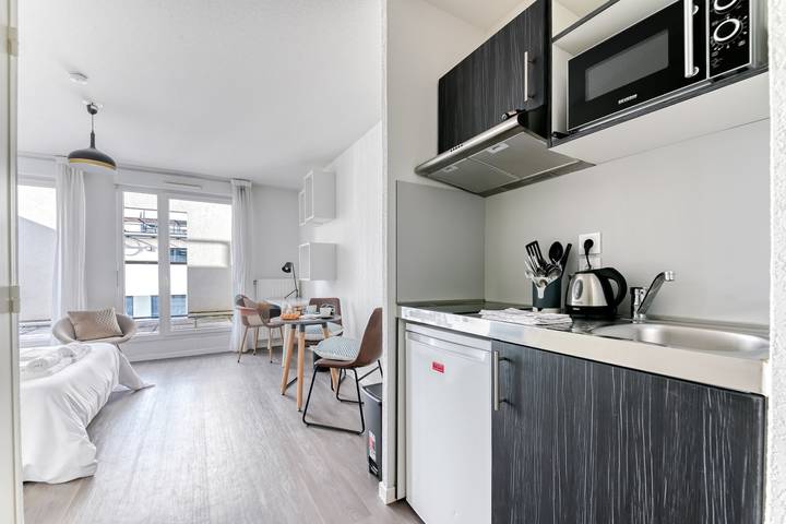 Gîte pour 2 personnes, avec balcon, adapté aux familles à Villeurbanne - 2