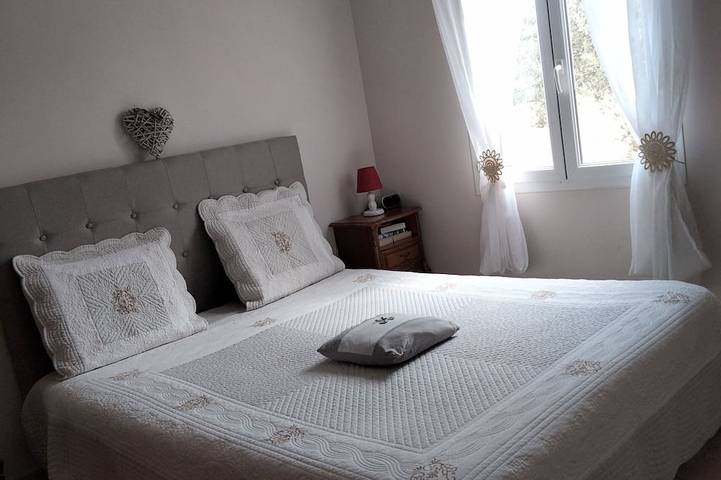 Location de vacances pour 4 personnes, avec terrasse et jardin à Maubec - 4