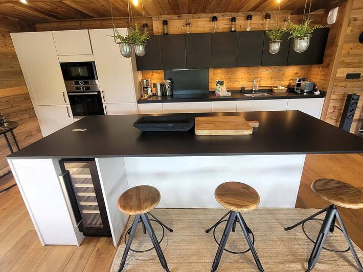 Chalet pour 14 personnes, avec jacuzzi ainsi que sauna et balcon à Les Gets - 2
