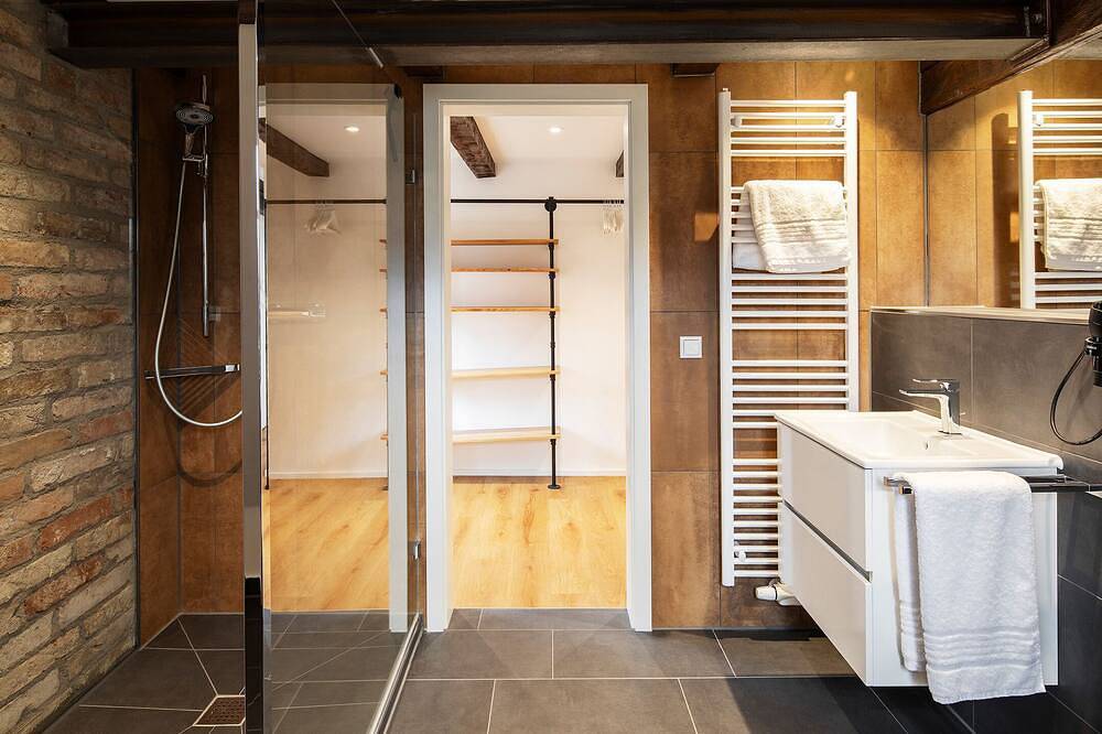 Ganze Wohnung, Modernes Altstadt Apartment, wohnen im Einzeldenkmal ohne jeglichen Verzicht in Schongau, Romantische Straße