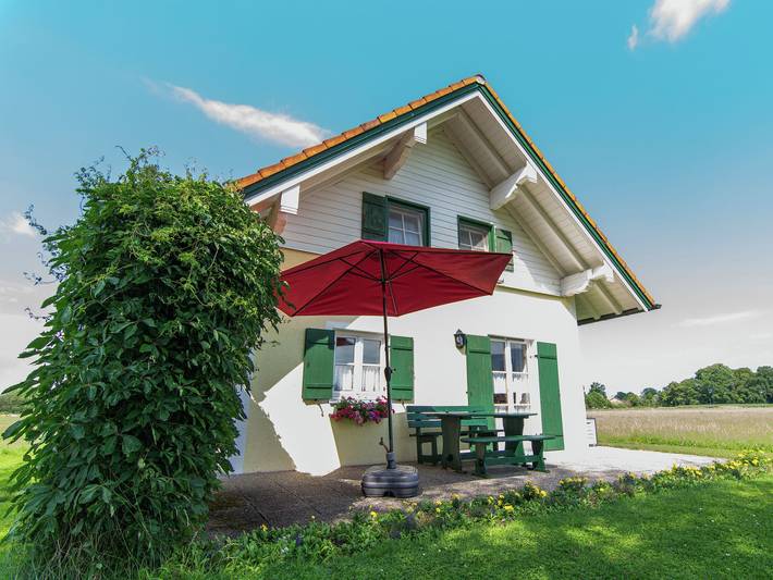 Ferienhaus für 5 Personen, mit Pool und Terrasse sowie Garten und Sauna, mit Haustier am Chiemsee
