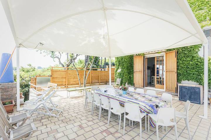 Villa für 3 Personen, mit Balkon und Pool sowie Garten, mit Haustier - 1
