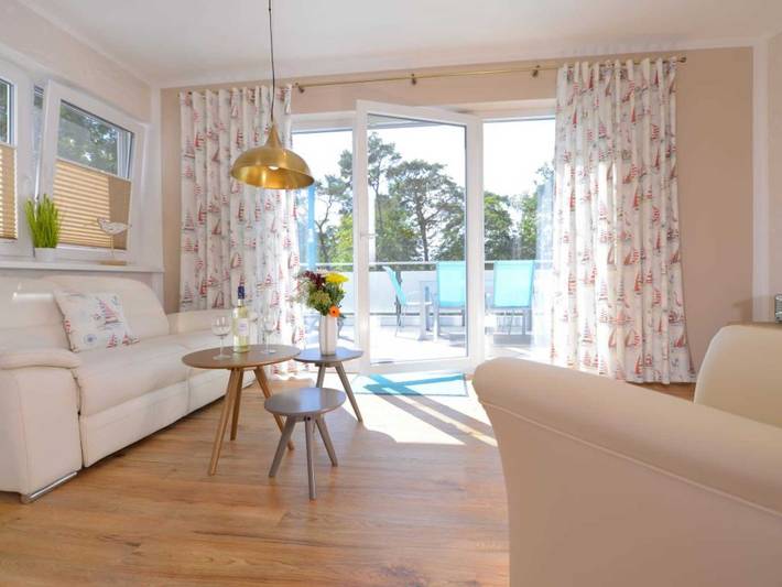 Ferienwohnung für 2 Personen, mit Balkon und Terrasse sowie Garten in Boltenhagen