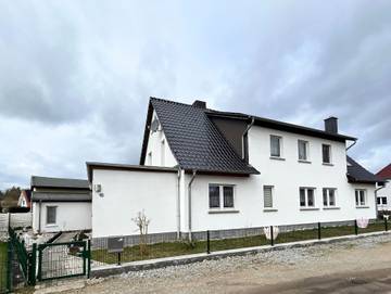 Ferienwohnung für 4 Personen, mit Terrasse und Pool sowie Garten, kinderfreundlich in Neuburg