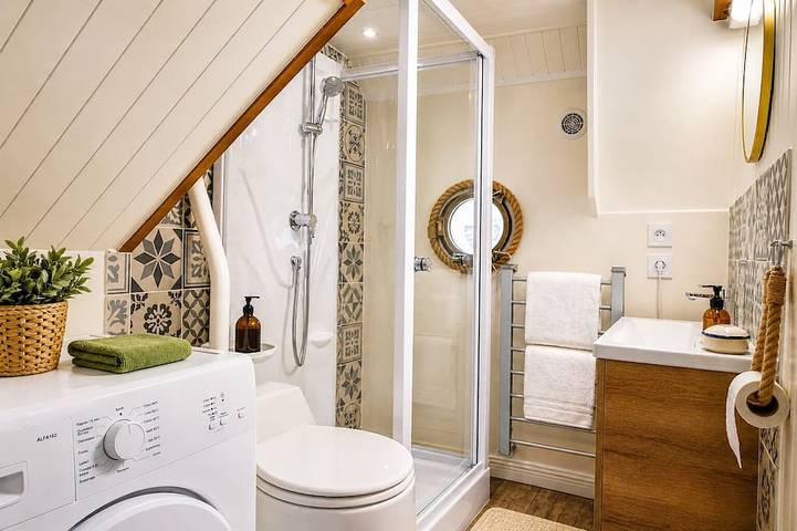 Péniche pour 2 personnes, avec Jacuzzi ainsi que Terrasse et Jardin en Provence-Alpes-Côte d'Azur - 4