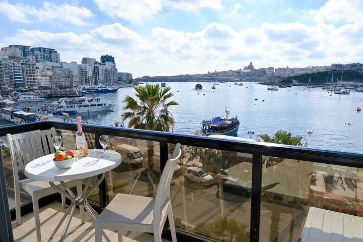 Holiday rental for 4 people, with ocean view and balcony in Tas-Sliema