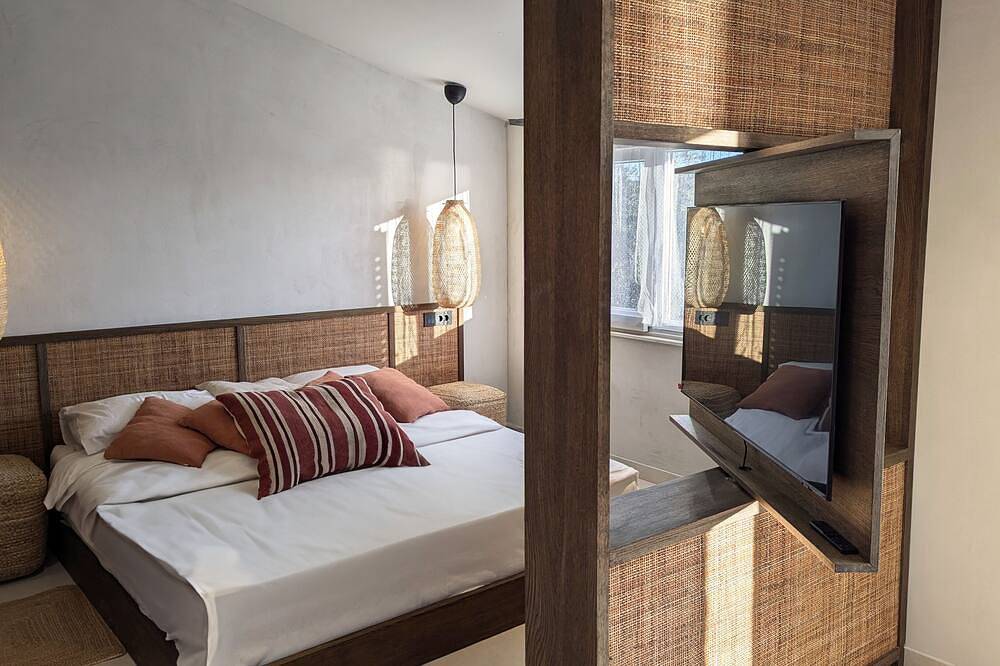 A Luxurious Mediterranean Escape on a Serene Island - Seaside Bungalow /1 in Drvenik Mali und Veli
