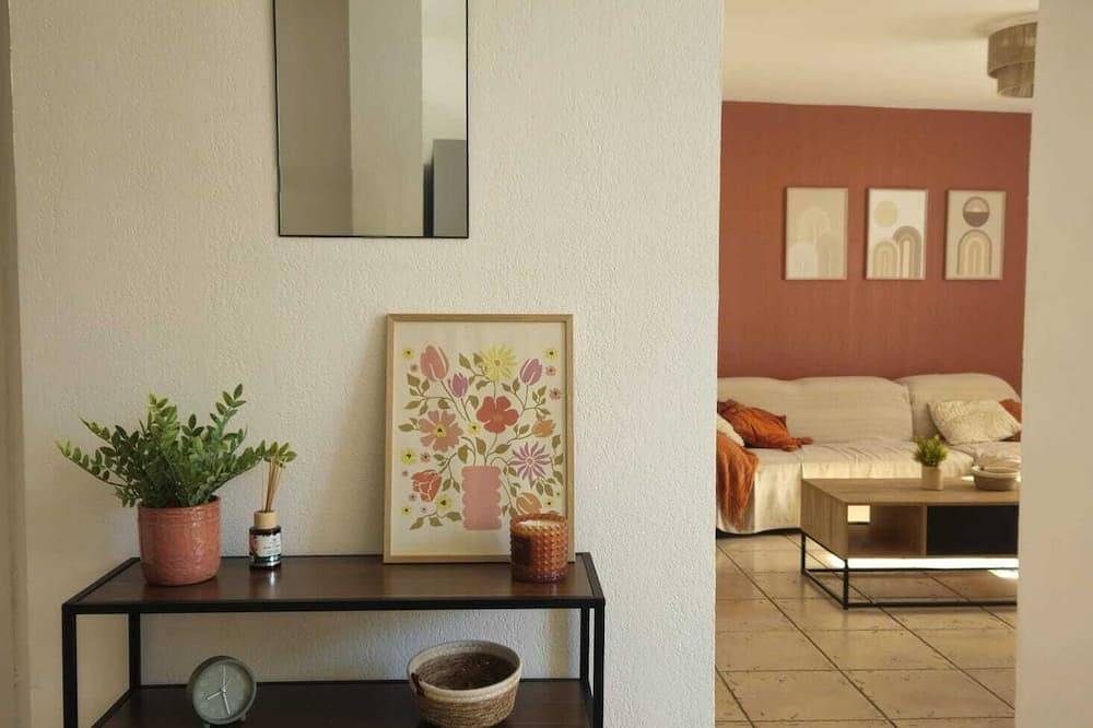 Apartamento entero, Renovated village house apartment with garage 10 minutes from the beach! in Pomérols, Côte d'Améthyste