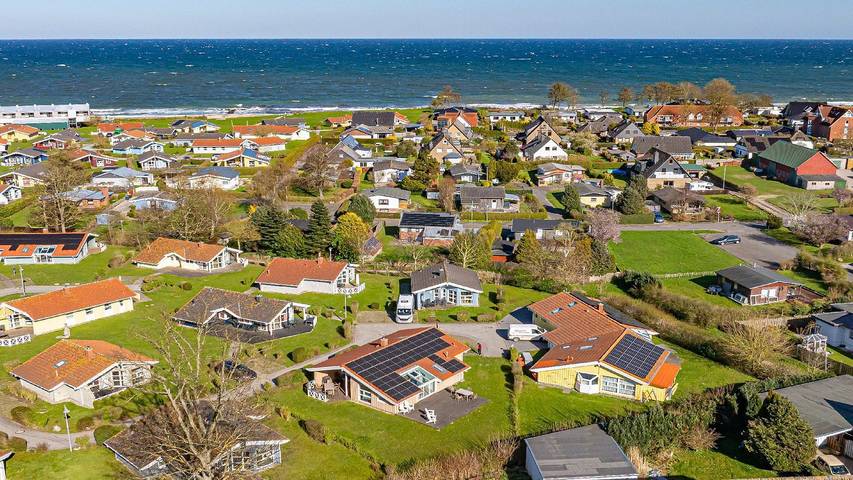 Ferienhaus für 12 Personen, mit Whirlpool und Terrasse sowie Garten und Sauna in Schönhagen