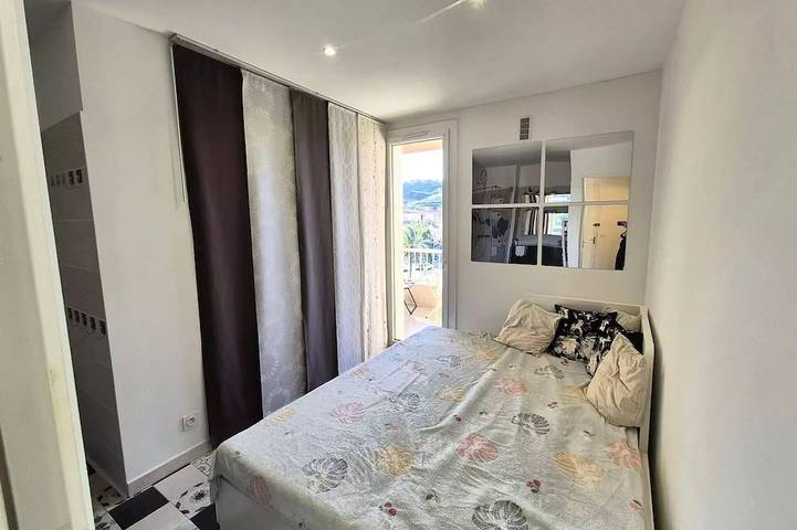 Gîte pour 4 personnes, avec balcon dans Office De Tourisme De Saint Mandrier - 2