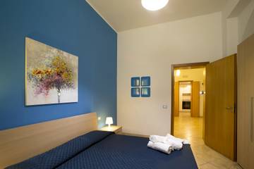 Vacation Rental for 4 Guests in Trapani, Trapani Province, Picture 1