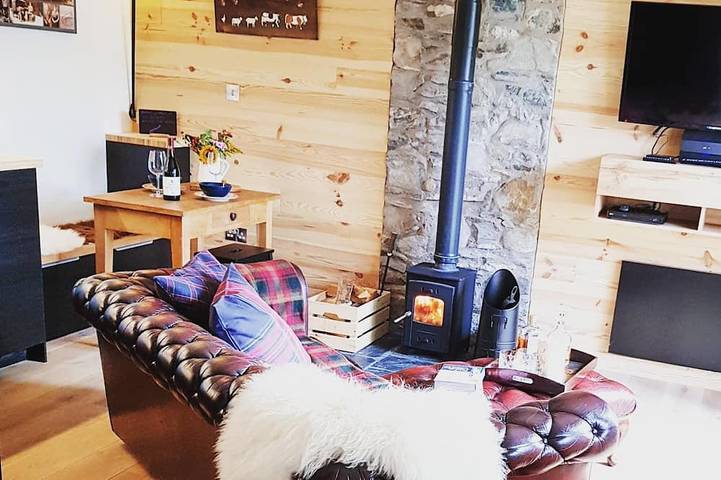Charming & cosy Cairngorms retreat for 2 - The Bakehouse, Newtonmore in Newtonmore, Cairngorms National Park