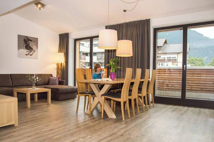 Ferienwohnung für 7 Personen, mit Balkon und Pool sowie Sauna