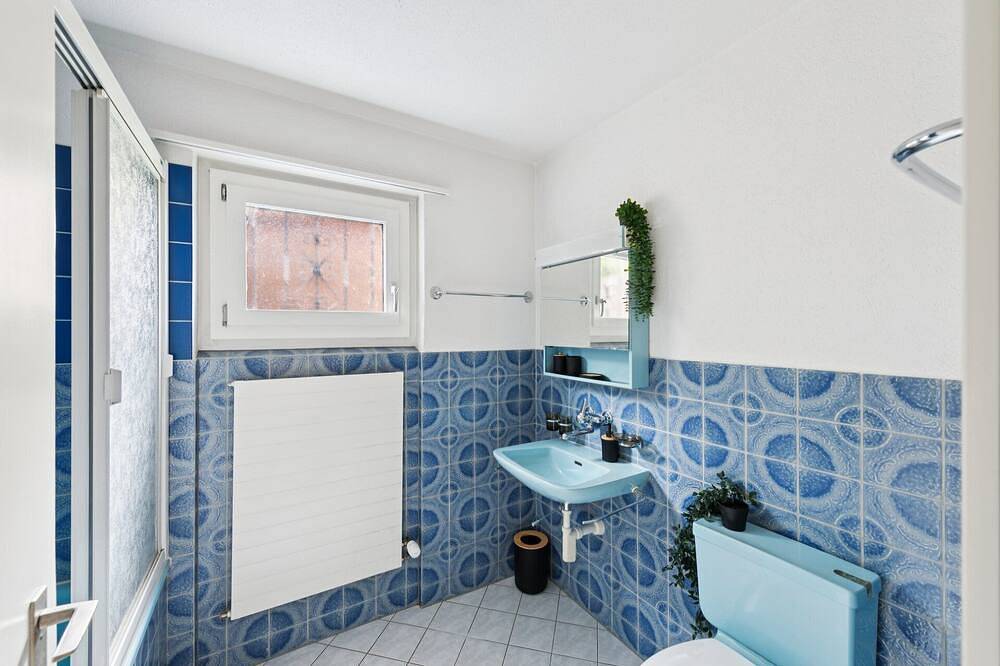 Ganze Wohnung, Exquis Design 2-Zimmer-Wohnung Zürich Roset I Garten I Seeblick in Richterswil, Kanton Zürich