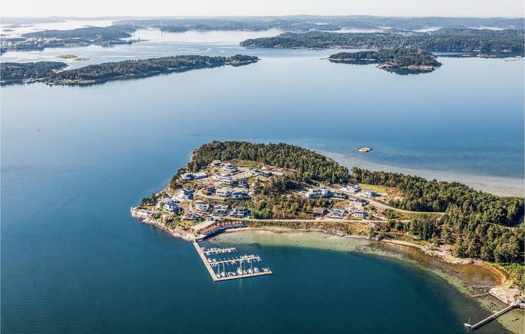 Hel semesterlägenhet, Lägenhet för 6 Personer med bastu in Svanesund, Orust