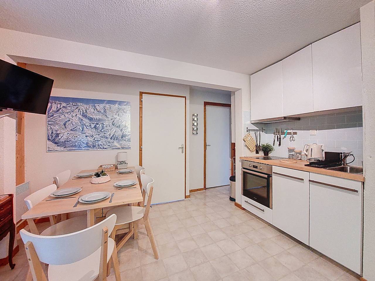 Entire apartment, Grand Cerf 87 - 6 personnes - Saint Jean D'Aulps Station in Saint-Jean-d'Aulps, Les Portes du Soleil