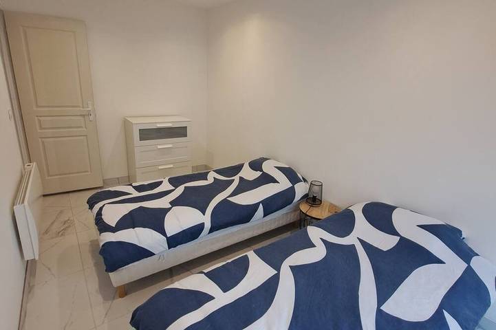 Location de vacances pour 5 personnes, avec terrasse, animaux acceptés dans La Chapelle-Saint-Martin-en-Plaine - 3