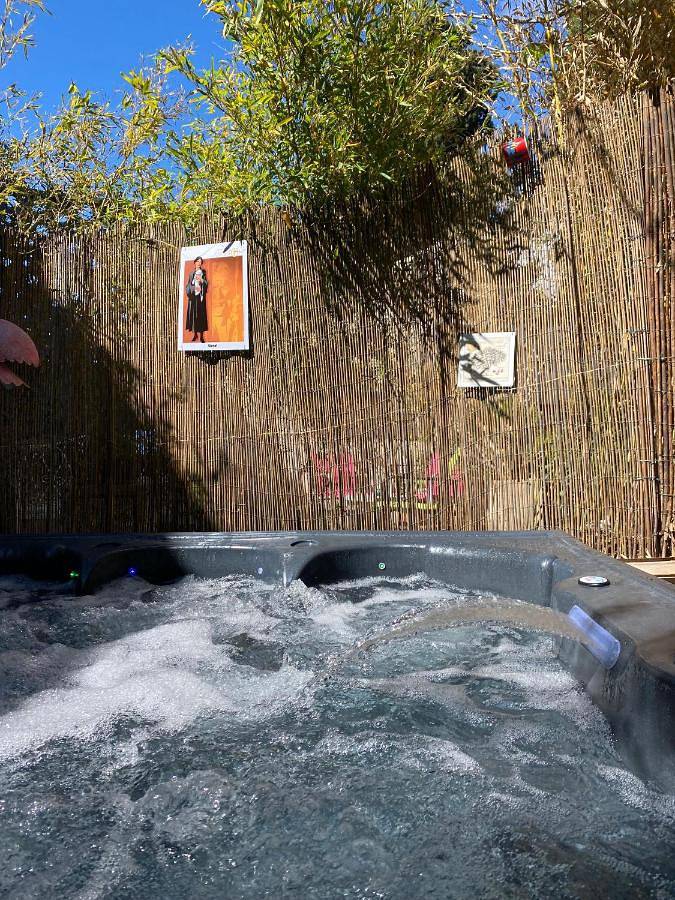 Chambre d’hôte pour 2 personnes, avec Jacuzzi ainsi que Terrasse et Jardin