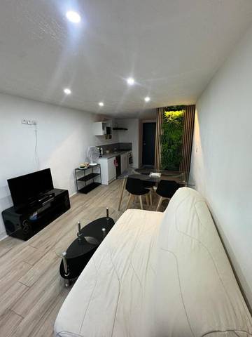 Gîte pour 4 personnes, avec vue dans Bram