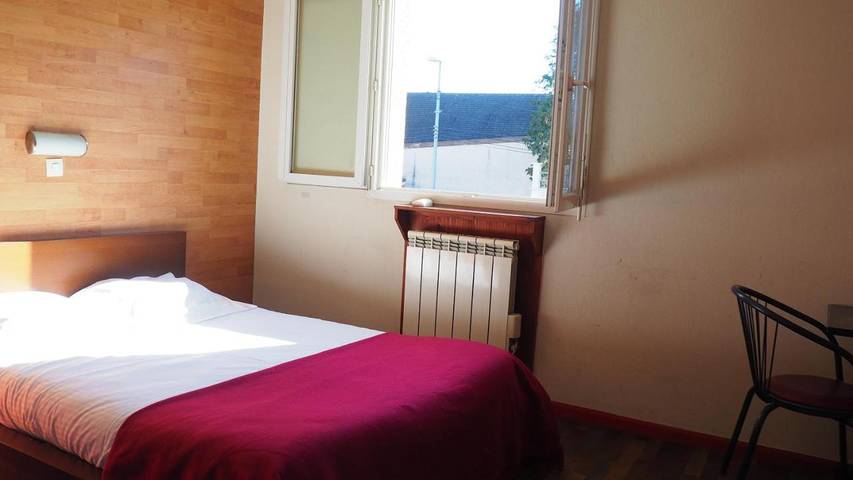 Gîte pour 5 personnes, avec Terrasse à Morestel