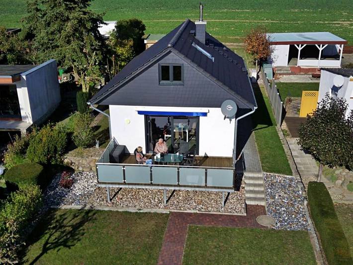Ferienwohnung für 2 Personen, mit Balkon und Terrasse sowie Garten und Seeblick in Am Peenestrom - 4