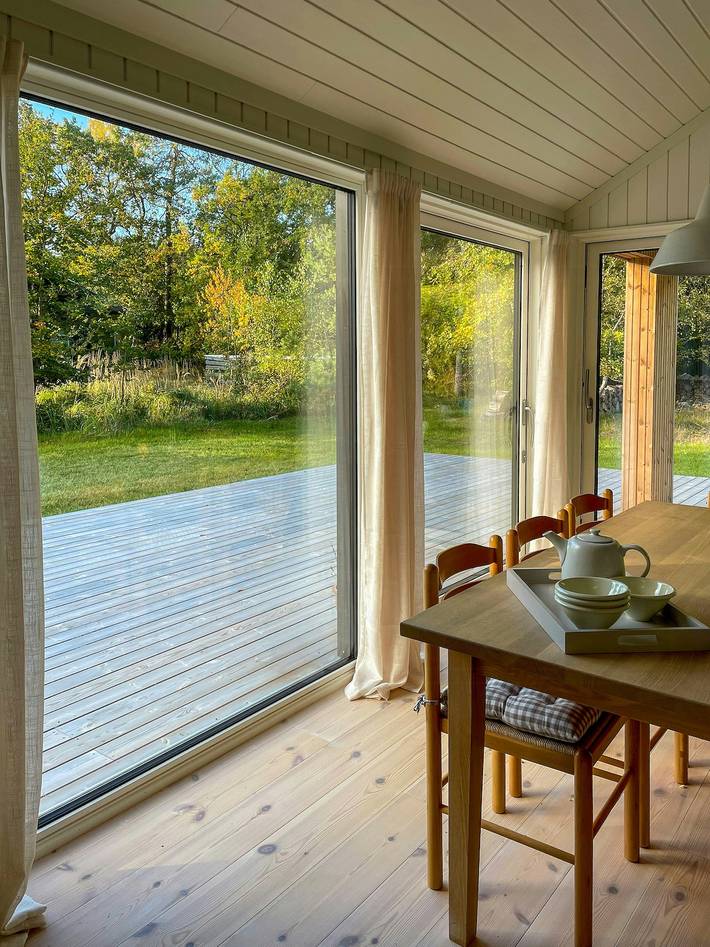 Moderna e idílica casa de verano con vistas al bosque in Gribskov