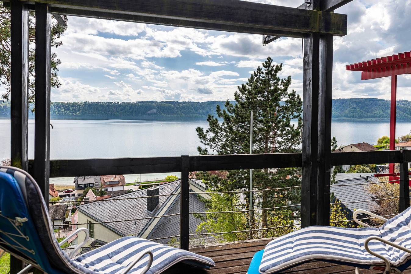 Ferienhaus "Adlerhorst Über Dem Bodensee" mit Panoramaverglasung, Terrasse und Seeblick in Sipplingen, Region Bodensee-Oberschwaben