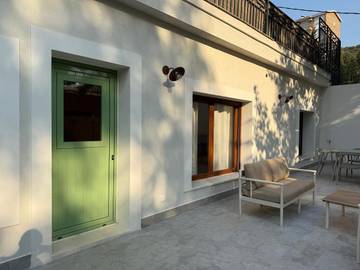 Casa rural para 4 personas, con jardín además de vistas al lago y vistas en Parque natural de las Lagunas de Ruidera