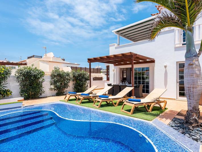 Maison de vacances pour 6 personnes, avec Balcon et Terrasse ainsi que Jardin et Piscine à Playa de la Enramada
