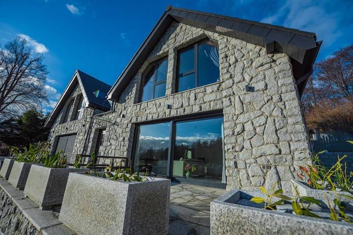 Apartament wakacyjny dla 8 osób, z widok i sauna oraz ogród, zwierzęta dozwolone w Piechowice