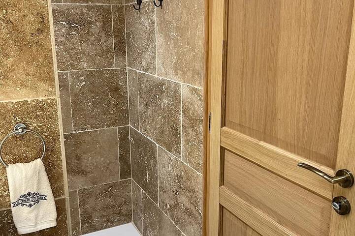 Gîte pour 2 personnes, avec terrasse et jardin à Labastide-de-Virac - 2